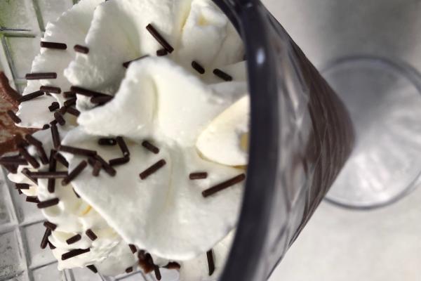 Mouse de chocolate con nata