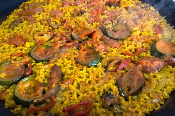 Paella de verduras del terreno