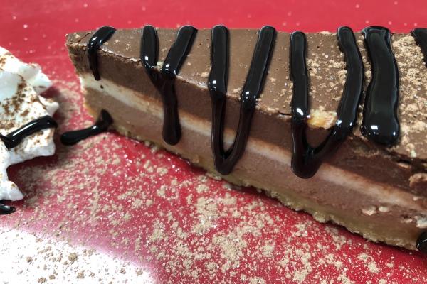 Tarta tres chocolates
